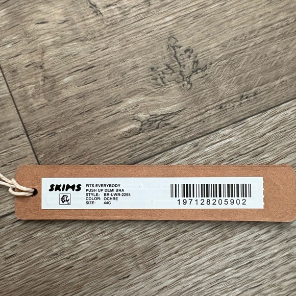 NWT SKIMS Tan Bra 44C - Picture 8 of 8